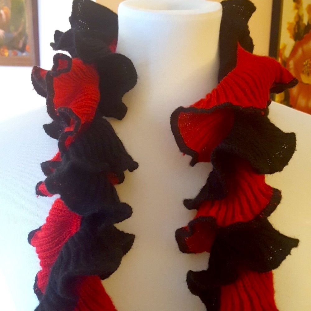 Knitted Ruffle Scarf - Picture 5 of 7